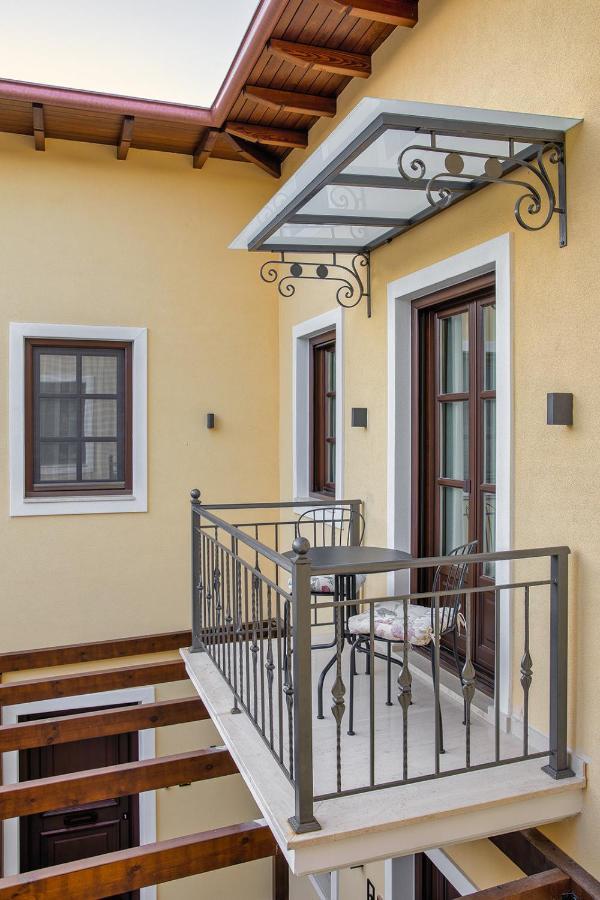 Petrou Suites Ioánnina Exteriér fotografie